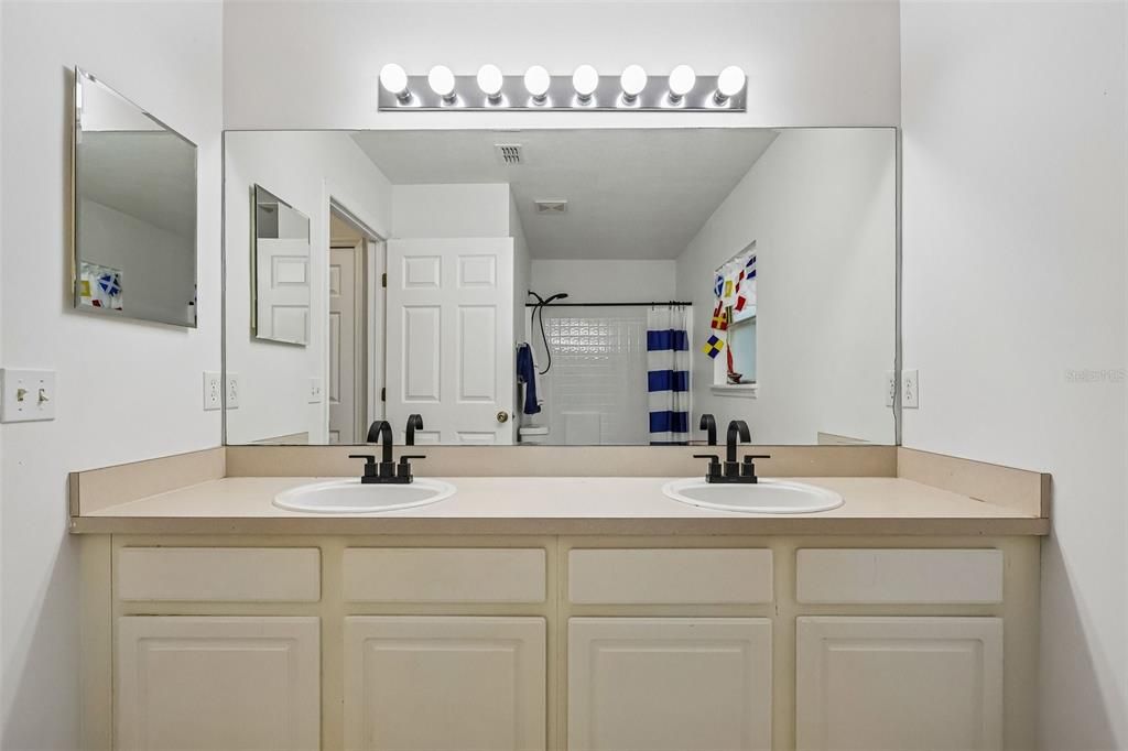 For Sale: $479,000 (4 beds, 2 baths, 2862 Square Feet)