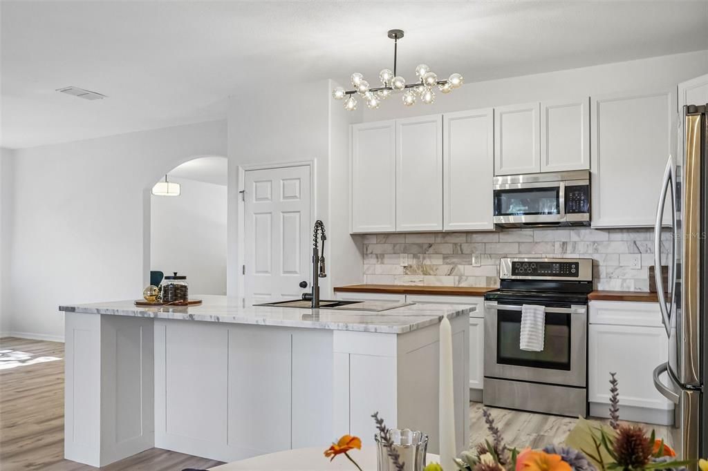 For Sale: $479,000 (4 beds, 2 baths, 2862 Square Feet)