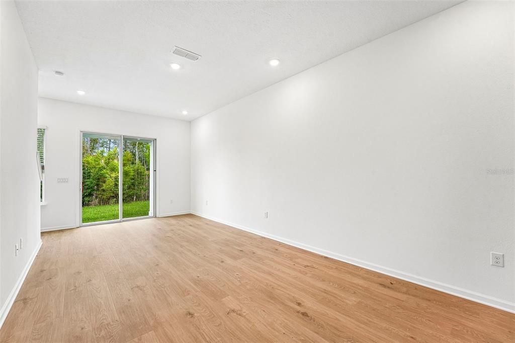 En Venta: $334,990 (3 camas, 2 baños, 1549 Pies cuadrados)