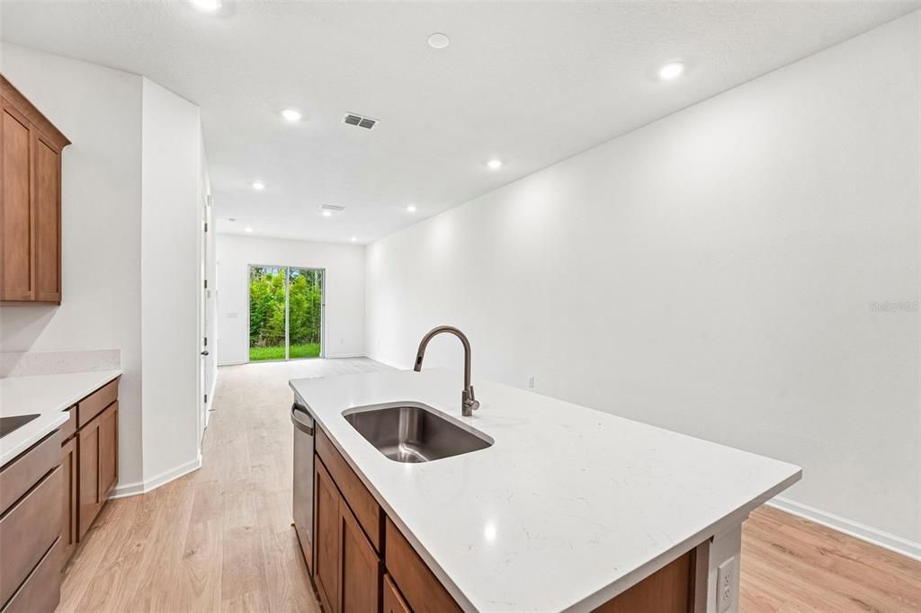En Venta: $334,990 (3 camas, 2 baños, 1549 Pies cuadrados)