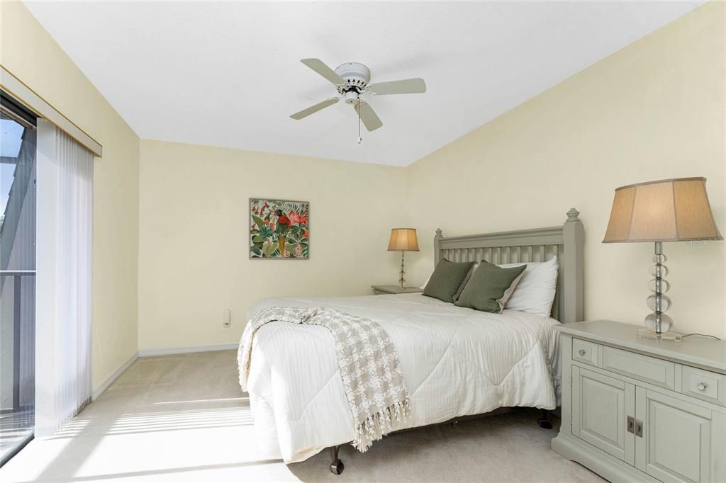For Sale: $235,000 (2 beds, 2 baths, 1418 Square Feet)