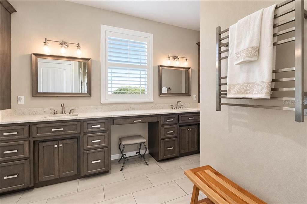 For Sale: $1,250,000 (3 beds, 3 baths, 2922 Square Feet)