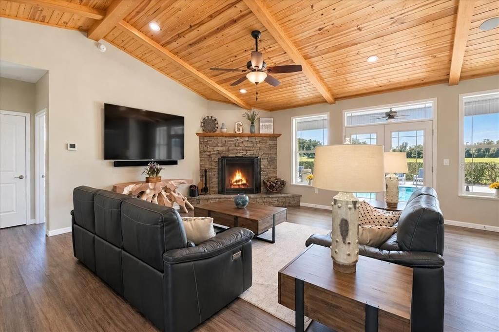 For Sale: $1,250,000 (3 beds, 3 baths, 2922 Square Feet)