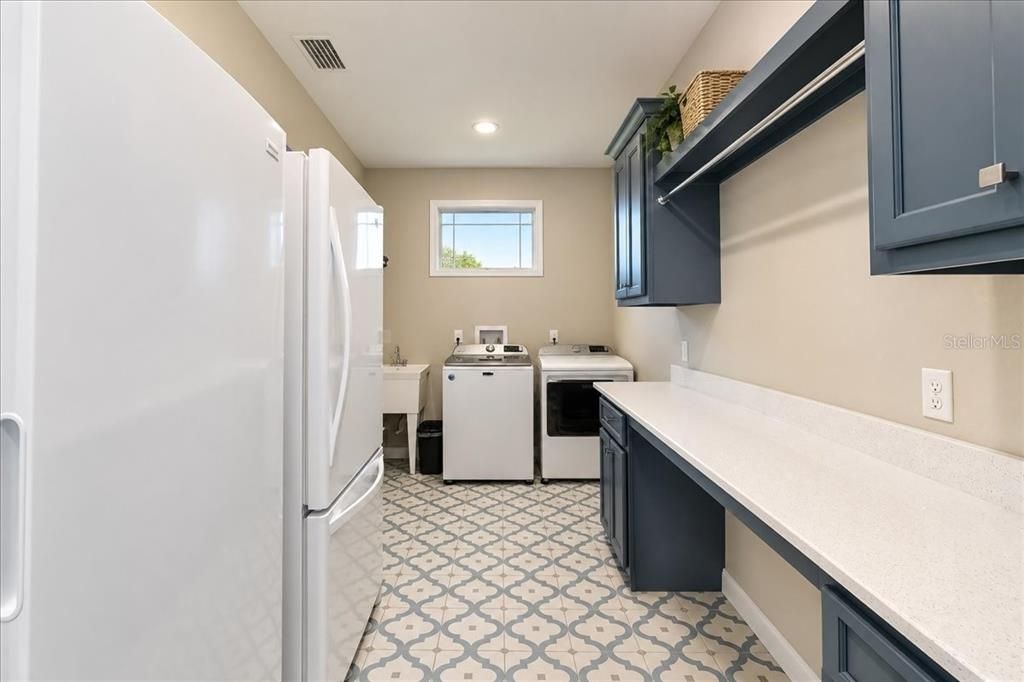 For Sale: $1,250,000 (3 beds, 3 baths, 2922 Square Feet)