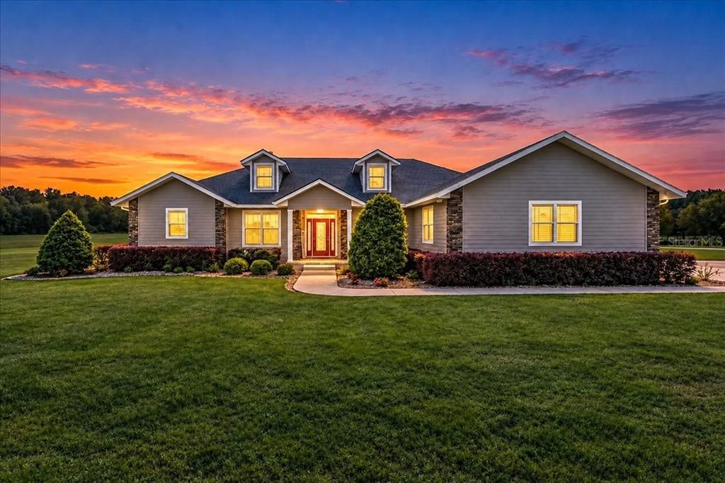 For Sale: $1,250,000 (3 beds, 3 baths, 2922 Square Feet)