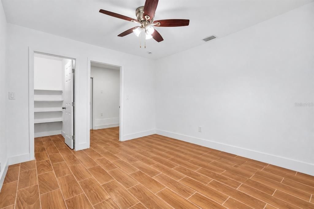 Activo con contrato: $359,900 (3 camas, 2 baños, 1220 Pies cuadrados)