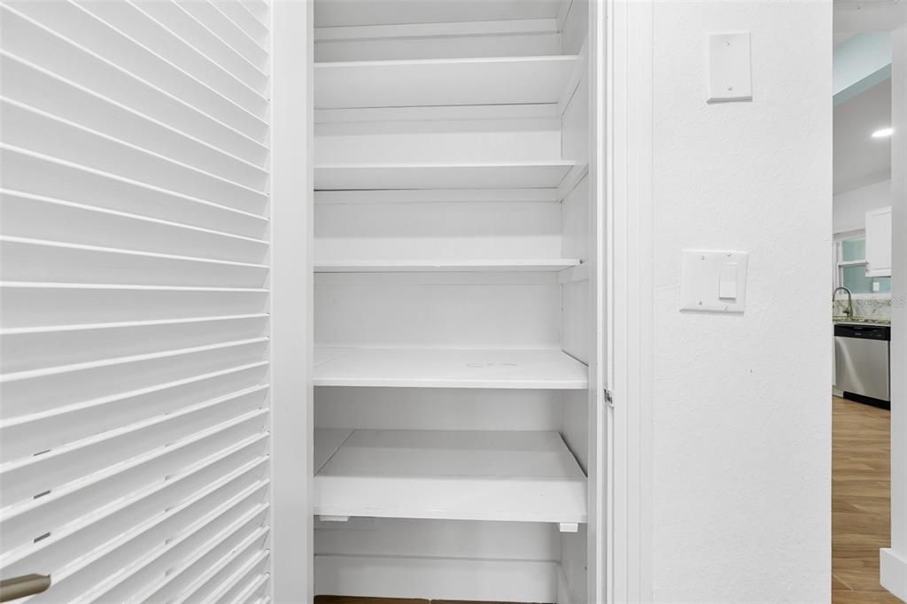 Activo con contrato: $359,900 (3 camas, 2 baños, 1220 Pies cuadrados)