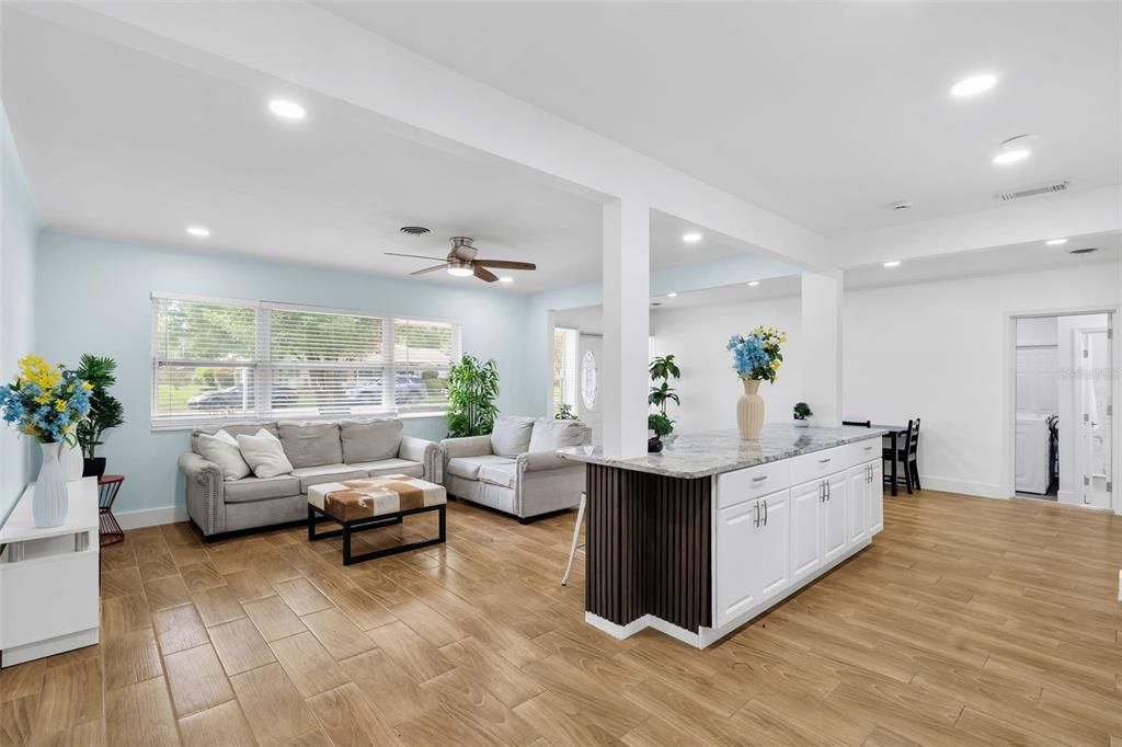 Activo con contrato: $359,900 (3 camas, 2 baños, 1220 Pies cuadrados)