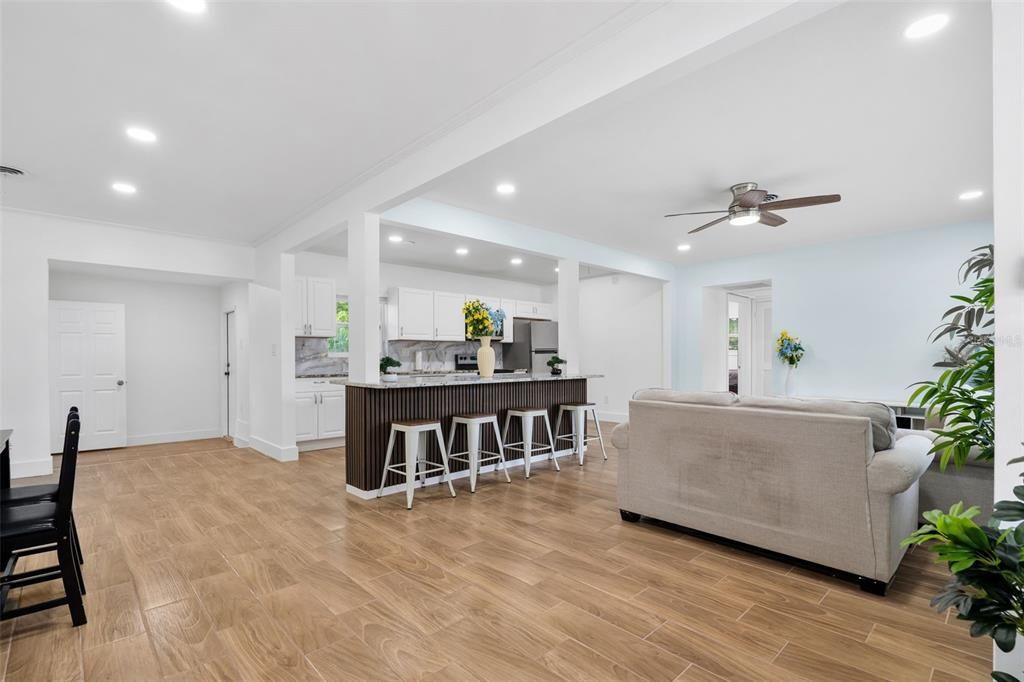 Activo con contrato: $359,900 (3 camas, 2 baños, 1220 Pies cuadrados)