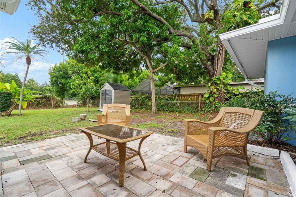 Activo con contrato: $359,900 (3 camas, 2 baños, 1220 Pies cuadrados)