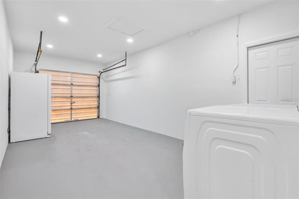 Activo con contrato: $359,900 (3 camas, 2 baños, 1220 Pies cuadrados)