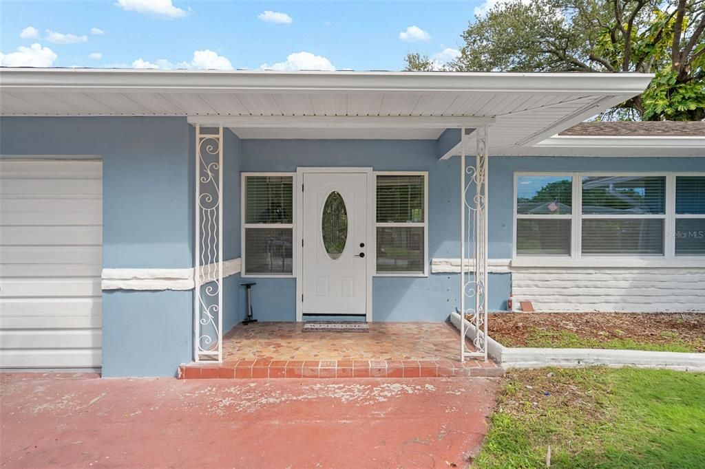 Activo con contrato: $359,900 (3 camas, 2 baños, 1220 Pies cuadrados)