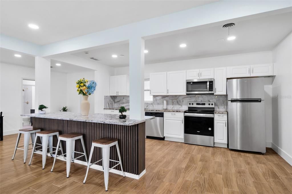 Activo con contrato: $359,900 (3 camas, 2 baños, 1220 Pies cuadrados)