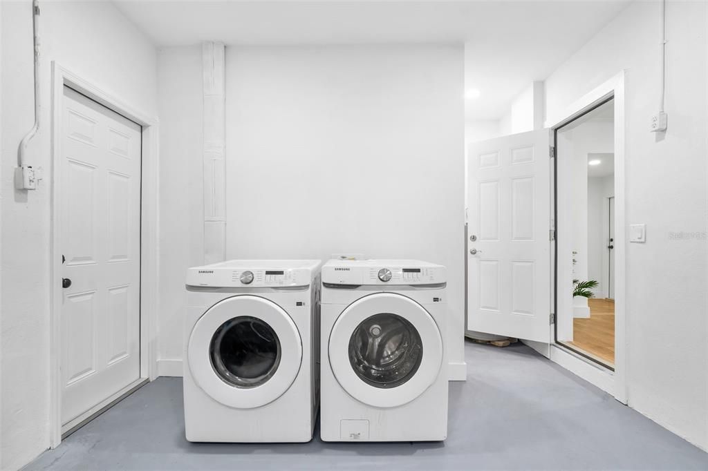 Activo con contrato: $359,900 (3 camas, 2 baños, 1220 Pies cuadrados)