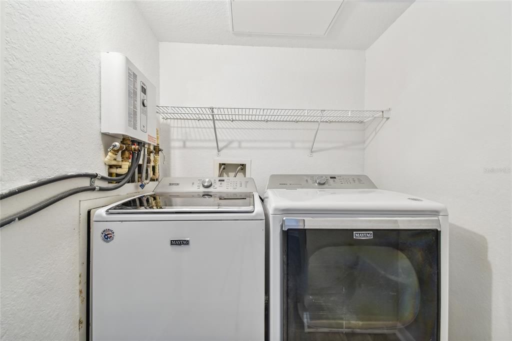 Active With Contract: $2,695 (2 beds, 2 baths, 1206 Square Feet)