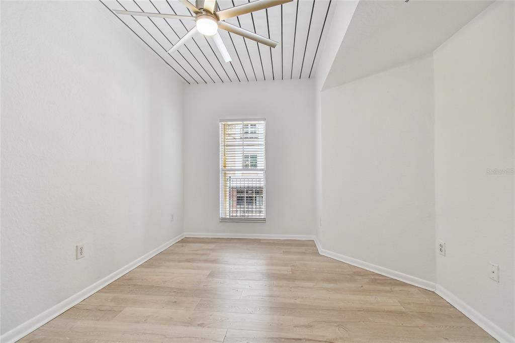 Active With Contract: $2,695 (2 beds, 2 baths, 1206 Square Feet)