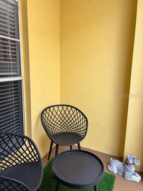 Active With Contract: $2,695 (2 beds, 2 baths, 1206 Square Feet)