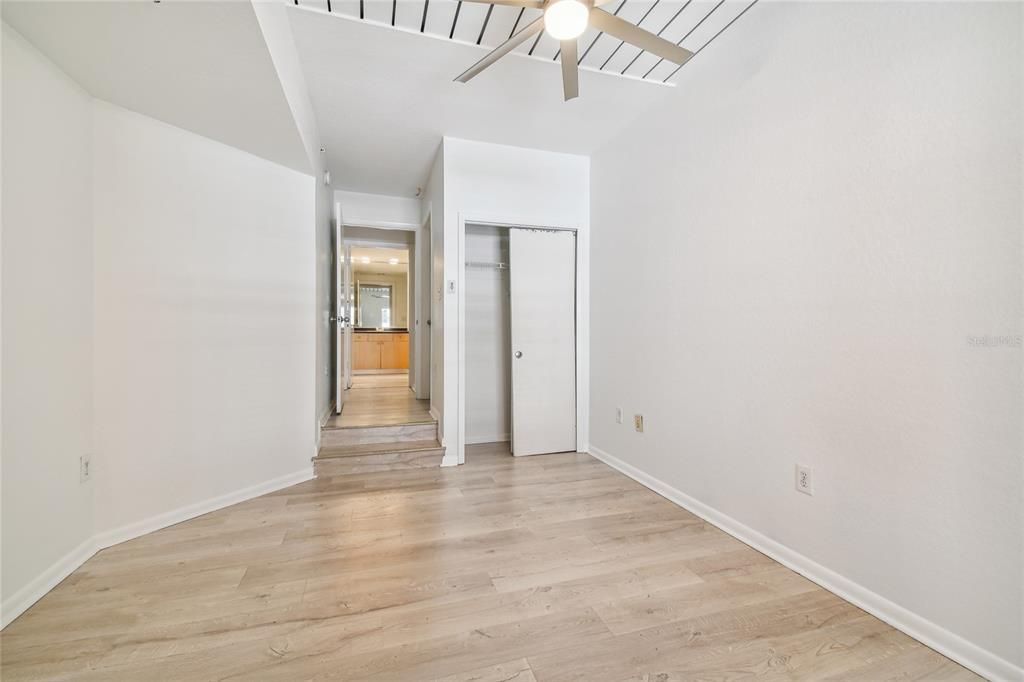 Active With Contract: $2,695 (2 beds, 2 baths, 1206 Square Feet)