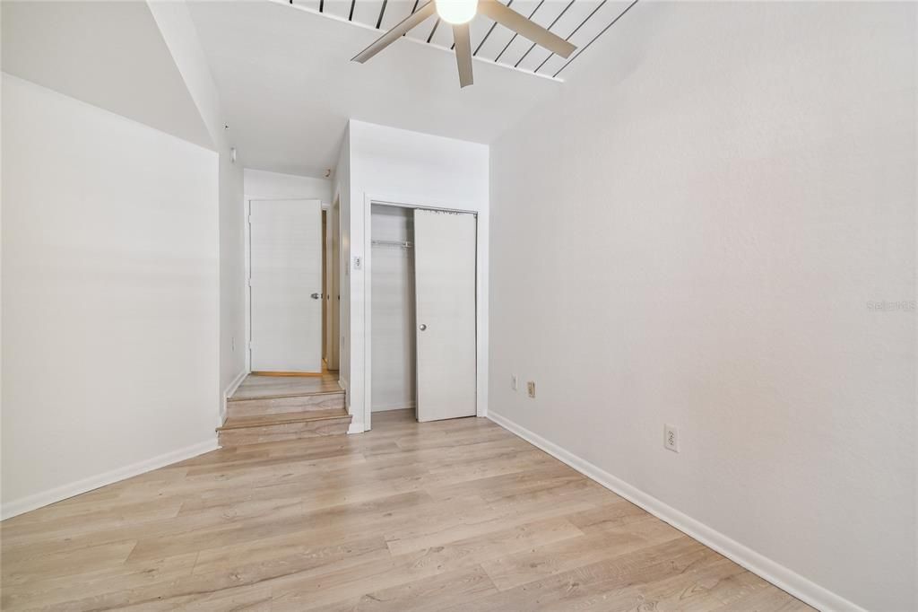 Active With Contract: $2,695 (2 beds, 2 baths, 1206 Square Feet)
