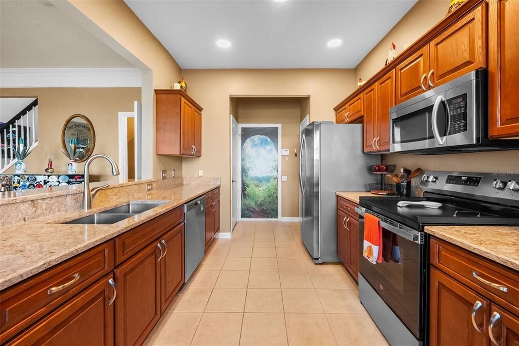 For Sale: $290,000 (3 beds, 2 baths, 1666 Square Feet)