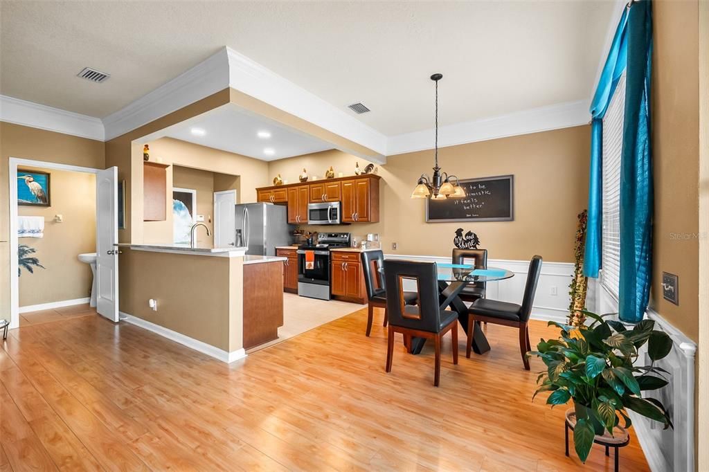 For Sale: $290,000 (3 beds, 2 baths, 1666 Square Feet)