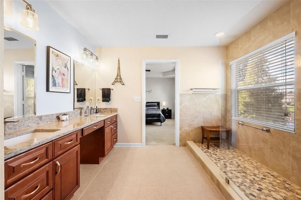 For Sale: $290,000 (3 beds, 2 baths, 1666 Square Feet)