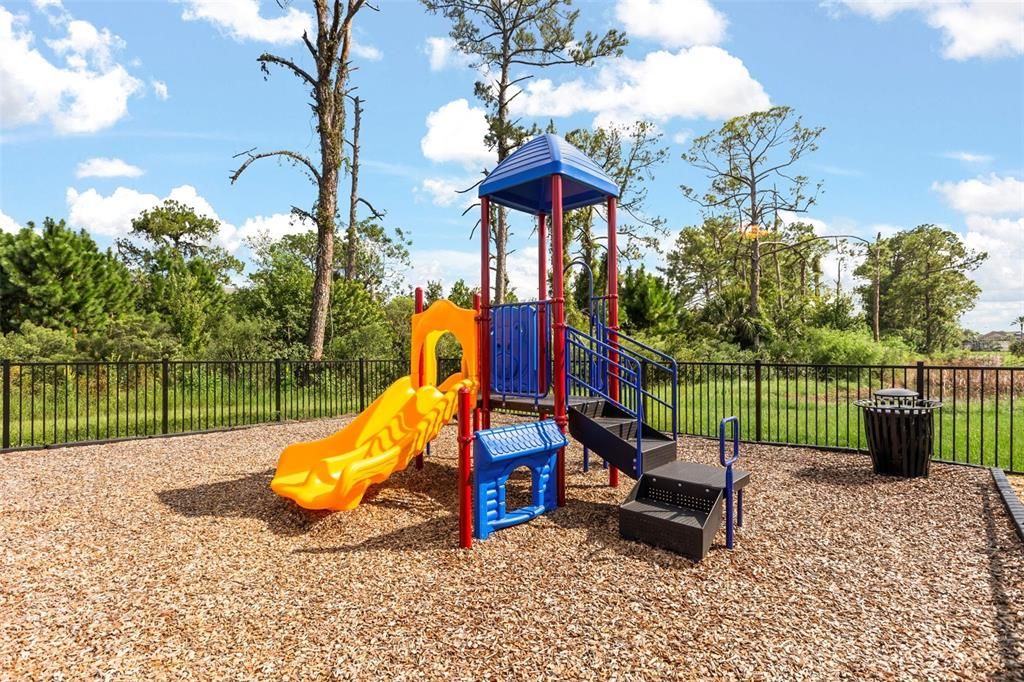 For Sale: $242,000 (1 beds, 1 baths, 750 Square Feet)
