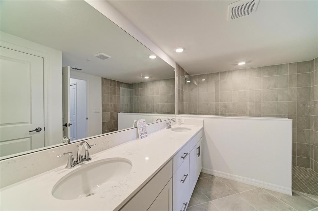 For Rent: $4,500 (3 beds, 2 baths, 1800 Square Feet)