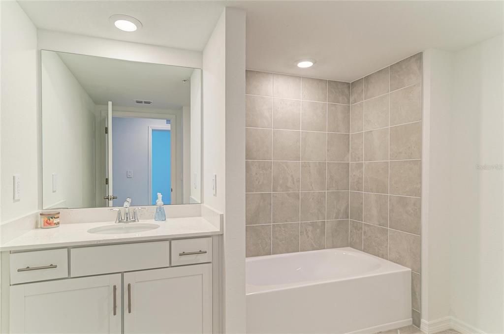 For Rent: $4,500 (3 beds, 2 baths, 1800 Square Feet)