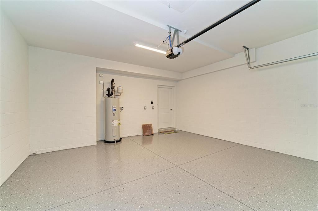 For Rent: $4,500 (3 beds, 2 baths, 1800 Square Feet)