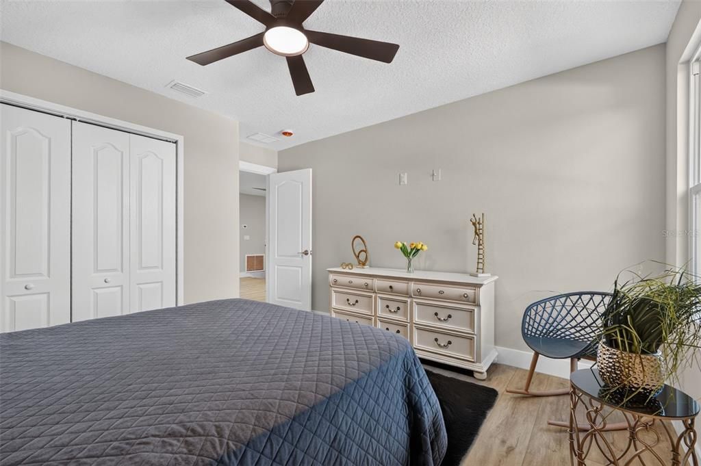 For Sale: $475,000 (5 beds, 3 baths, 3300 Square Feet)