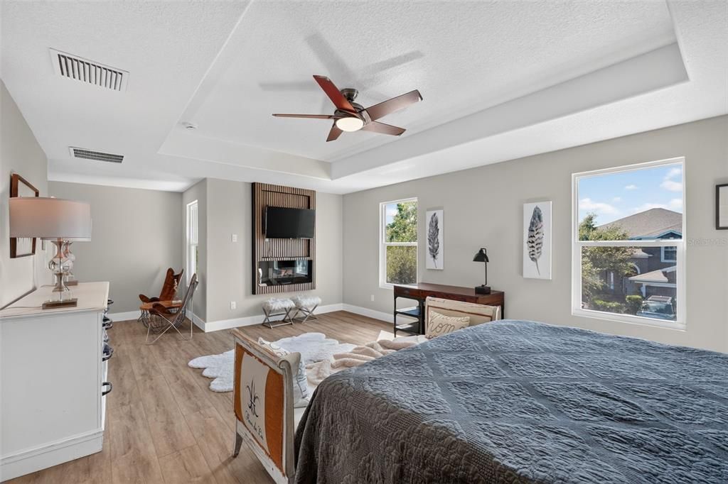 For Sale: $475,000 (5 beds, 3 baths, 3300 Square Feet)
