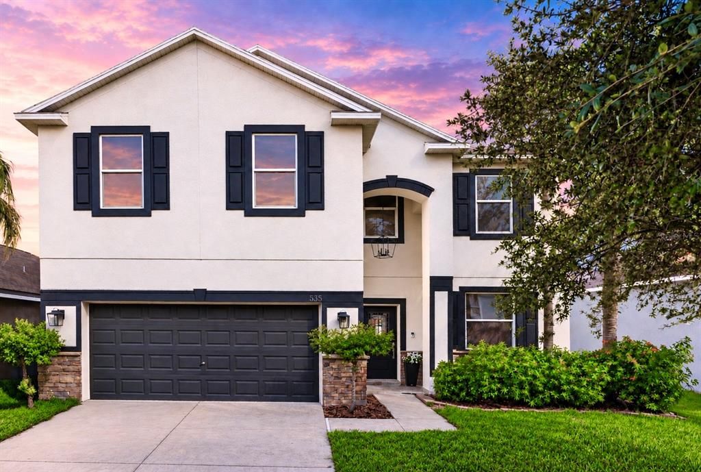 For Sale: $475,000 (5 beds, 3 baths, 3300 Square Feet)