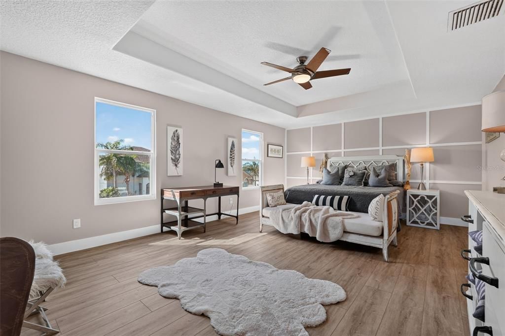 For Sale: $475,000 (5 beds, 3 baths, 3300 Square Feet)
