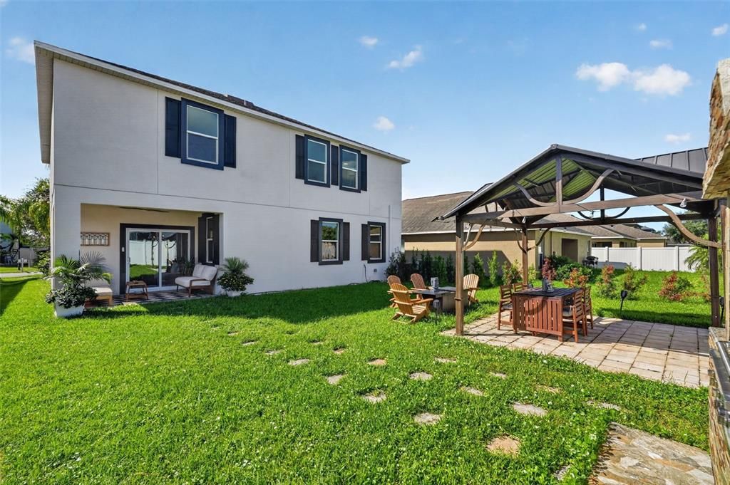 For Sale: $475,000 (5 beds, 3 baths, 3300 Square Feet)