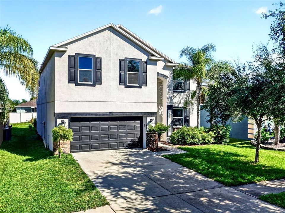 For Sale: $475,000 (5 beds, 3 baths, 3300 Square Feet)