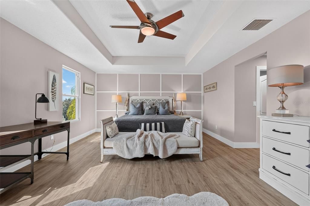 For Sale: $475,000 (5 beds, 3 baths, 3300 Square Feet)