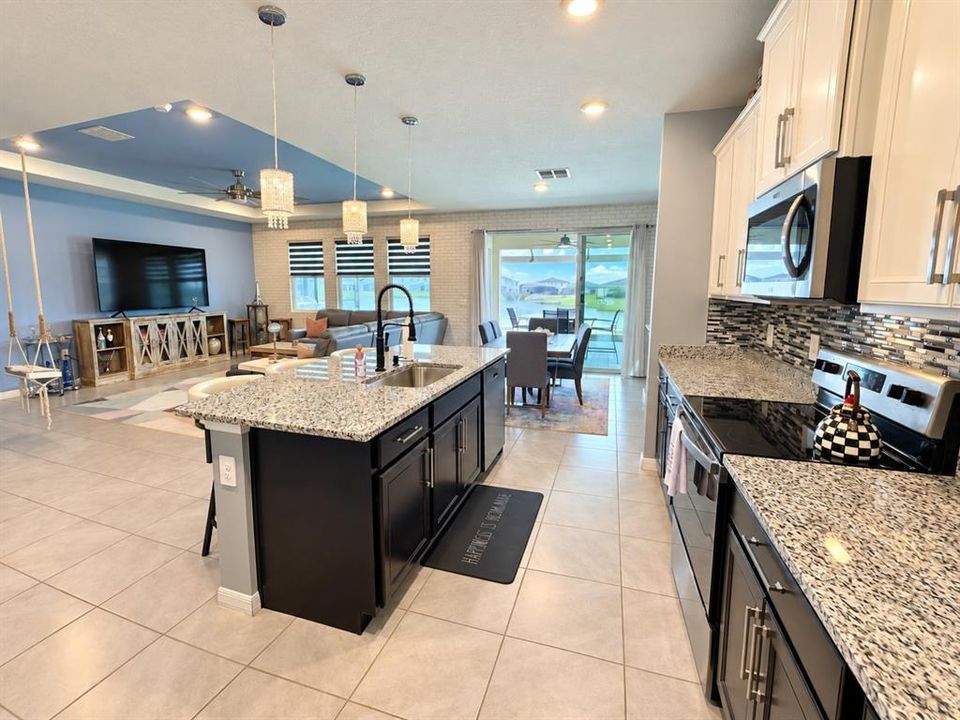 For Sale: $675,000 (4 beds, 3 baths, 3313 Square Feet)