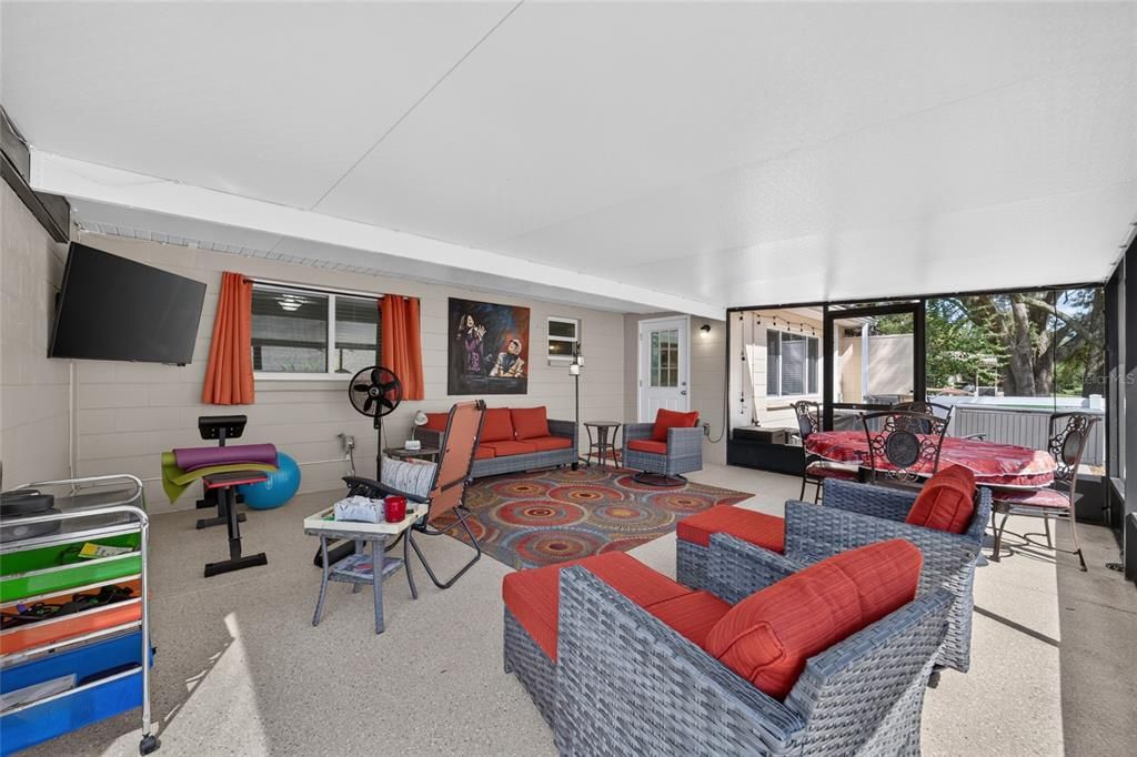 For Sale: $189,900 (2 beds, 2 baths, 1258 Square Feet)