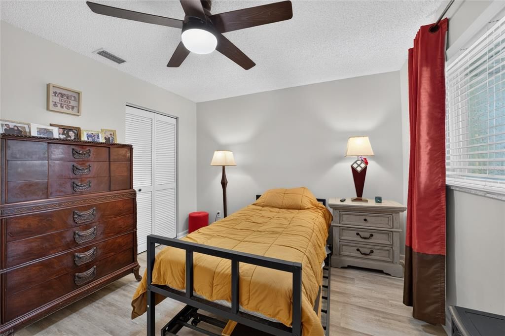 For Sale: $189,900 (2 beds, 2 baths, 1258 Square Feet)