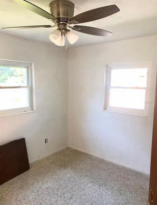 В аренду: $1,850 (2 спален, 1 ванн, 824 Квадратных фут)