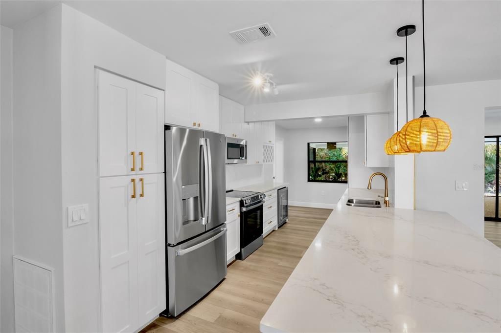 En Venta: $549,000 (3 camas, 2 baños, 1972 Pies cuadrados)