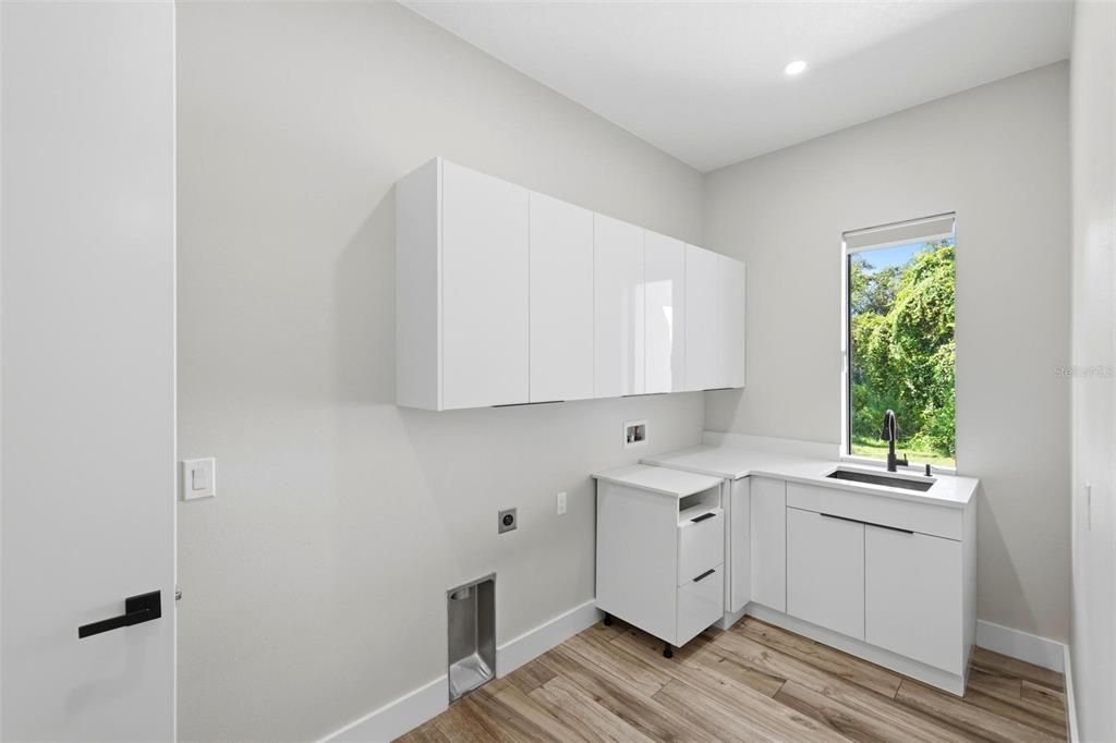 На продажу: $599,900 (3 спален, 2 ванн, 2250 Квадратных фут)