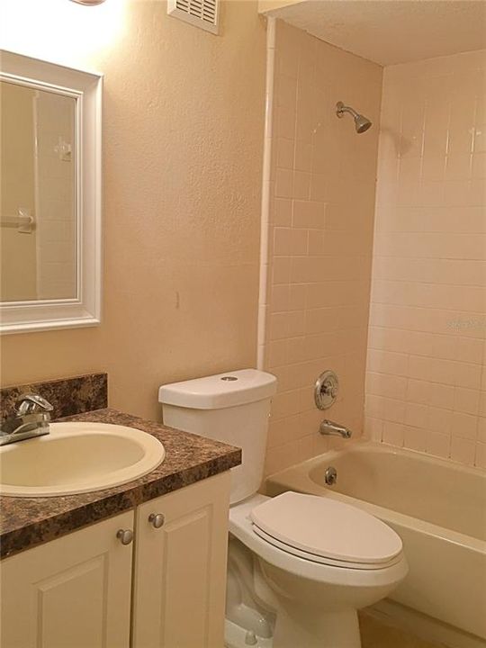 В аренду: $1,550 (2 спален, 2 ванн, 905 Квадратных фут)