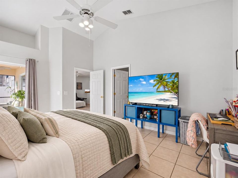 For Sale: $385,000 (3 beds, 2 baths, 1837 Square Feet)