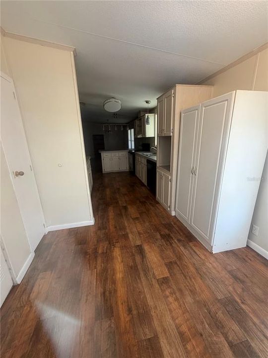 For Sale: $299,000 (3 beds, 2 baths, 1512 Square Feet)