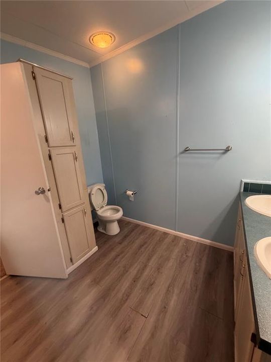 For Sale: $299,000 (3 beds, 2 baths, 1512 Square Feet)