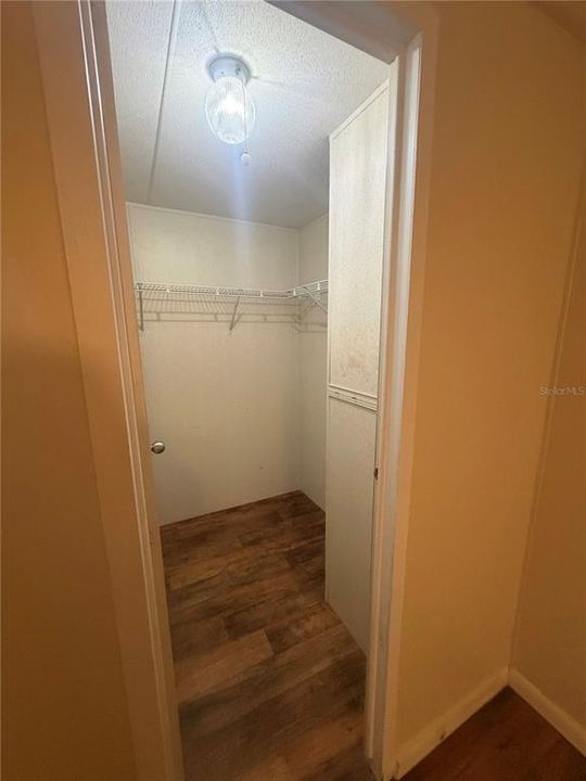 For Sale: $299,000 (3 beds, 2 baths, 1512 Square Feet)