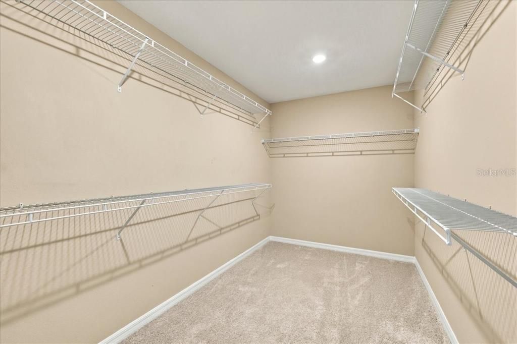 En Venta: $925,000 (5 camas, 3 baños, 3643 Pies cuadrados)