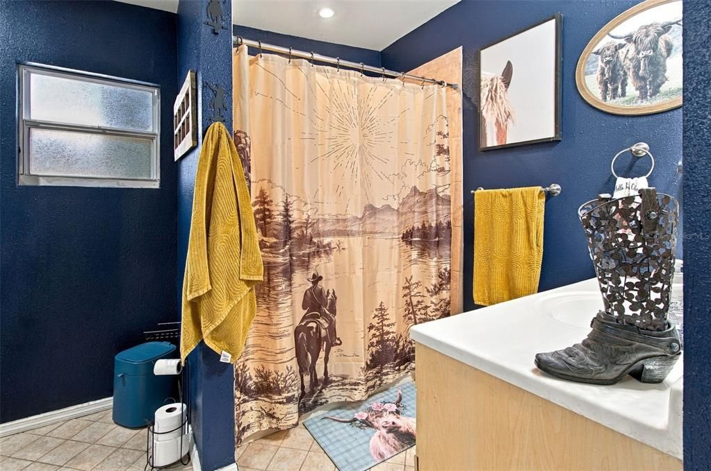 На продажу: $392,500 (3 спален, 2 ванн, 1388 Квадратных фут)